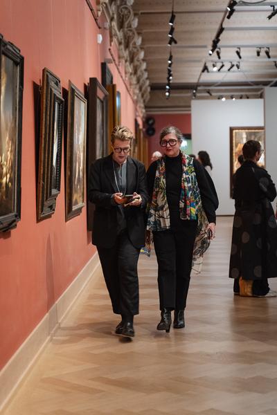 The Day You Were Thinking About the Sibyl While You Were Picking Autumn Leaves - An Insert by Ana Torfs (Gemäldegalerie - Akademie der Bildenden Künste Wien, 02.10.2025) Foto: eSeL.at - Robert Puteanu