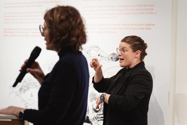 Disability History Aktions-Tag - Ausstellungs-Rundgang und Lesung (Haus der Geschichte Österreich, 06.12.2025) Foto: eSeL.at - Robert Puteanu