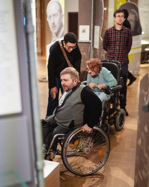 Disability History Aktions-Tag - Ausstellungs-Rundgang und Lesung (Haus der Geschichte Österreich, 06.12.2025) Foto: eSeL.at - Robert Puteanu