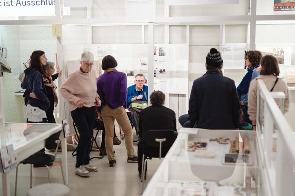 Disability History Aktions-Tag - Ausstellungs-Rundgang und Lesung (Haus der Geschichte Österreich, 06.12.2025) Foto: eSeL.at - Robert Puteanu