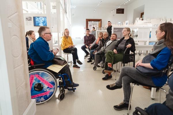 Disability History Aktions-Tag - Ausstellungs-Rundgang und Lesung (Haus der Geschichte Österreich, 06.12.2025) Foto: eSeL.at - Robert Puteanu