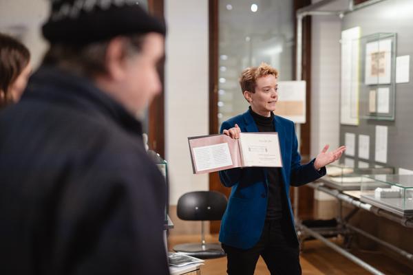 Disability History Aktions-Tag - Ausstellungs-Rundgang und Lesung (Haus der Geschichte Österreich, 06.12.2025) Foto: eSeL.at - Robert Puteanu