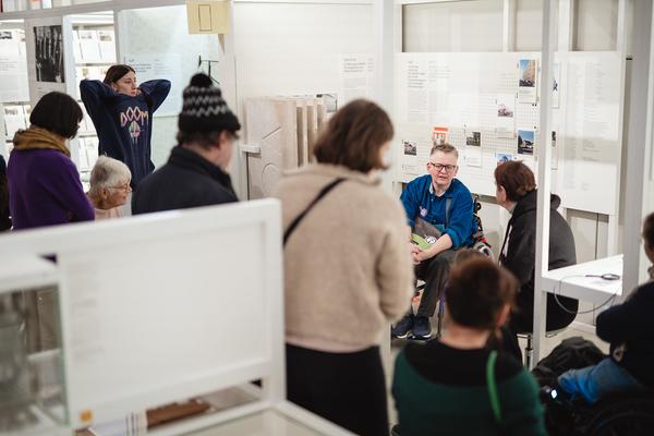 Disability History Aktions-Tag - Ausstellungs-Rundgang und Lesung (Haus der Geschichte Österreich, 06.12.2025) Foto: eSeL.at - Robert Puteanu