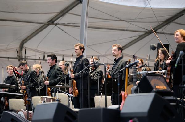Domplatz Open Air: Tonkünstler &amp; Friends - Im Feuerstorm der Reben (Domplatz St. Pölten, 11.09.2025) Foto: eSeL.at - Joanna Pianka