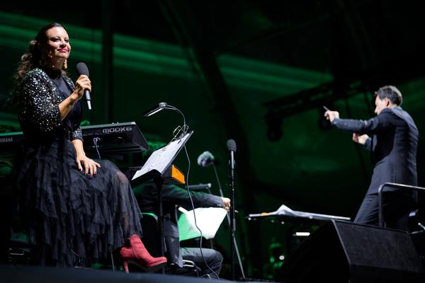 Domplatz Open Air: Tonkünstler &amp; Friends - Im Feuerstorm der Reben (Domplatz St. Pölten, 11.09.2025) Foto: eSeL.at - Joanna Pianka