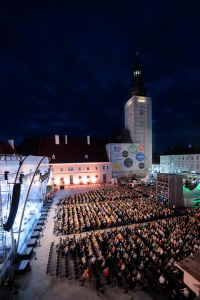 Domplatz Open Air: Tonkünstler &amp; Friends - Im Feuerstorm der Reben (Domplatz St. Pölten, 11.09.2025) Foto: eSeL.at - Joanna Pianka