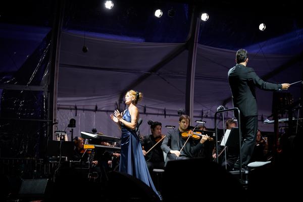 Domplatz Open Air: Tonkünstler &amp; Friends - Im Feuerstorm der Reben (Domplatz St. Pölten, 11.09.2025) Foto: eSeL.at - Joanna Pianka