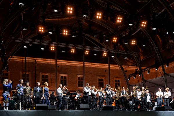 Domplatz Open Air: Tonkünstler &amp; Friends - Im Feuerstorm der Reben (Domplatz St. Pölten, 11.09.2025) Foto: eSeL.at - Joanna Pianka