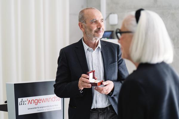 Verleihung des Ehrenrings an Gabriela Krist und Ernst Strouhal (Universität für angewandte Kunst Wien, 04.05.2026) Foto: eSeL.at - Robert Puteanu