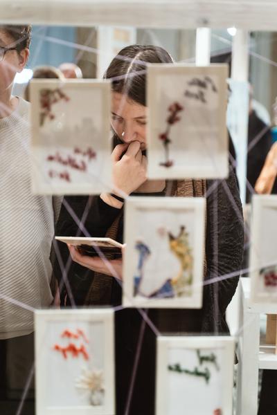 Eingestickt. Zur Erinnerung an 67 Menschen, die 1940 in Hartheim ermordet wurden. 10.12.2025 - 10.05.2026 (Haus der Geschichte Österreich, 10.12.2025) Foto: eSeL.at - Robert Puteanu