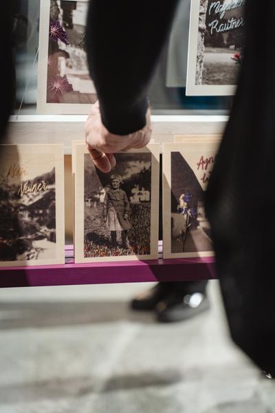 Eingestickt. Zur Erinnerung an 67 Menschen, die 1940 in Hartheim ermordet wurden. 10.12.2025 - 10.05.2026 (Haus der Geschichte Österreich, 10.12.2025) Foto: eSeL.at - Robert Puteanu