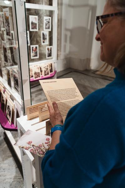 Eingestickt. Zur Erinnerung an 67 Menschen, die 1940 in Hartheim ermordet wurden. 10.12.2025 - 10.05.2026 (Haus der Geschichte Österreich, 10.12.2025) Foto: eSeL.at - Robert Puteanu