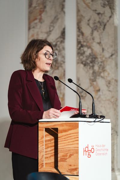 Eingestickt. Zur Erinnerung an 67 Menschen, die 1940 in Hartheim ermordet wurden. 10.12.2025 - 10.05.2026 (Haus der Geschichte Österreich, 10.12.2025) Foto: eSeL.at - Robert Puteanu