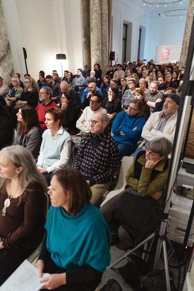 Eingestickt. Zur Erinnerung an 67 Menschen, die 1940 in Hartheim ermordet wurden. 10.12.2025 - 10.05.2026 (Haus der Geschichte Österreich, 10.12.2025) Foto: eSeL.at - Robert Puteanu