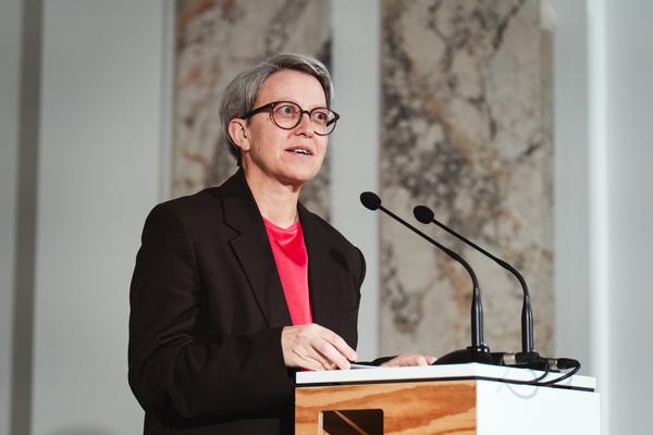 Eingestickt. Zur Erinnerung an 67 Menschen, die 1940 in Hartheim ermordet wurden. 10.12.2025 - 10.05.2026 (Haus der Geschichte Österreich, 10.12.2025) Foto: eSeL.at - Robert Puteanu