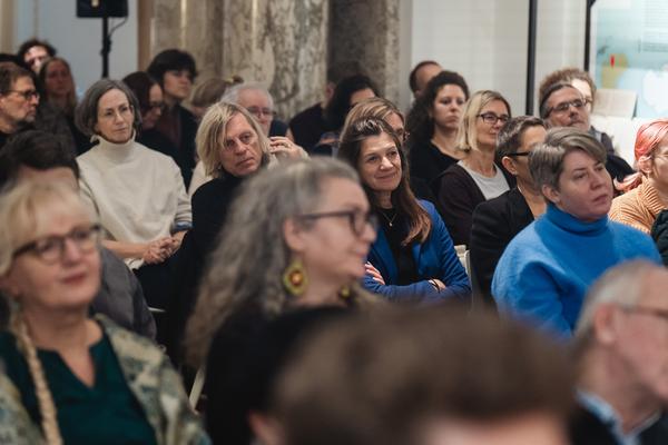 Eingestickt. Zur Erinnerung an 67 Menschen, die 1940 in Hartheim ermordet wurden. 10.12.2025 - 10.05.2026 (Haus der Geschichte Österreich, 10.12.2025) Foto: eSeL.at - Robert Puteanu