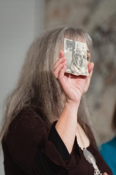 Eingestickt. Zur Erinnerung an 67 Menschen, die 1940 in Hartheim ermordet wurden. 10.12.2025 - 10.05.2026 (Haus der Geschichte Österreich, 10.12.2025) Foto: eSeL.at - Robert Puteanu