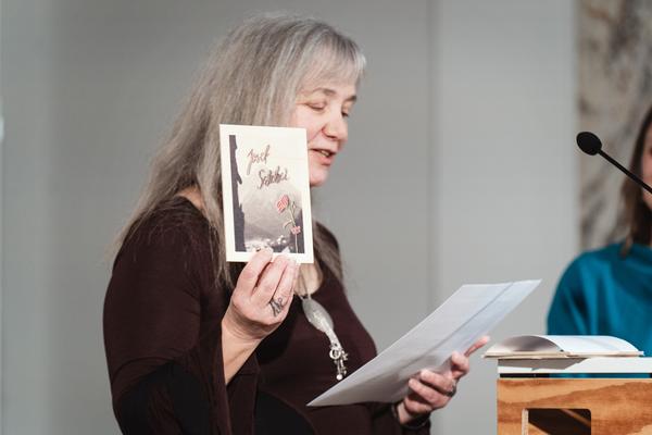 Eingestickt. Zur Erinnerung an 67 Menschen, die 1940 in Hartheim ermordet wurden. 10.12.2025 - 10.05.2026 (Haus der Geschichte Österreich, 10.12.2025) Foto: eSeL.at - Robert Puteanu