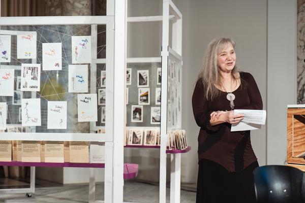 Eingestickt. Zur Erinnerung an 67 Menschen, die 1940 in Hartheim ermordet wurden. 10.12.2025 - 10.05.2026 (Haus der Geschichte Österreich, 10.12.2025) Foto: eSeL.at - Robert Puteanu