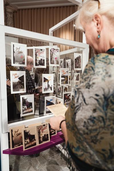 Eingestickt. Zur Erinnerung an 67 Menschen, die 1940 in Hartheim ermordet wurden. 10.12.2025 - 10.05.2026 (Haus der Geschichte Österreich, 10.12.2025) Foto: eSeL.at - Robert Puteanu