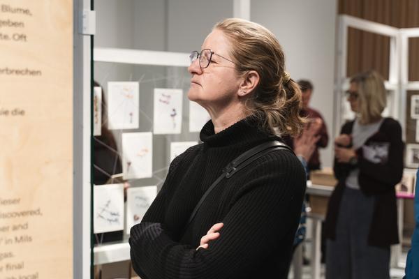 Eingestickt. Zur Erinnerung an 67 Menschen, die 1940 in Hartheim ermordet wurden. 10.12.2025 - 10.05.2026 (Haus der Geschichte Österreich, 10.12.2025) Foto: eSeL.at - Robert Puteanu