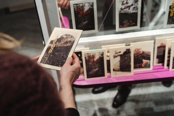 Eingestickt. Zur Erinnerung an 67 Menschen, die 1940 in Hartheim ermordet wurden. 10.12.2025 - 10.05.2026 (Haus der Geschichte Österreich, 10.12.2025) Foto: eSeL.at - Robert Puteanu