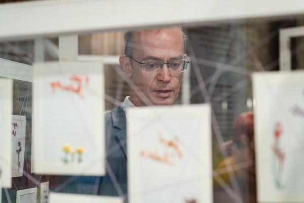 Eingestickt. Zur Erinnerung an 67 Menschen, die 1940 in Hartheim ermordet wurden. 10.12.2025 - 10.05.2026 (Haus der Geschichte Österreich, 10.12.2025) Foto: eSeL.at - Robert Puteanu