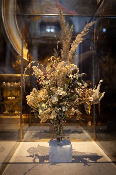 Elias Franziskus Grüner "Ein erlösendes Ende, ein endloser Anfang" (Jesuitenkirche, 3.12.2025 - 28.2.2026) Foto: eSeL.at - Lorenz Seidler