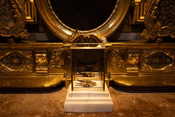 Elias Franziskus Grüner "Ein erlösendes Ende, ein endloser Anfang" (Jesuitenkirche, 3.12.2025 - 28.2.2026) Foto: eSeL.at - Lorenz Seidler