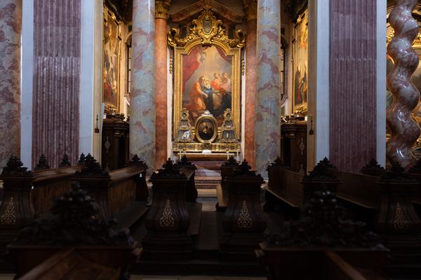 Elias Franziskus Grüner "Ein erlösendes Ende, ein endloser Anfang" (Jesuitenkirche, 3.12.2025 - 28.2.2026) Foto: eSeL.at - Lorenz Seidler