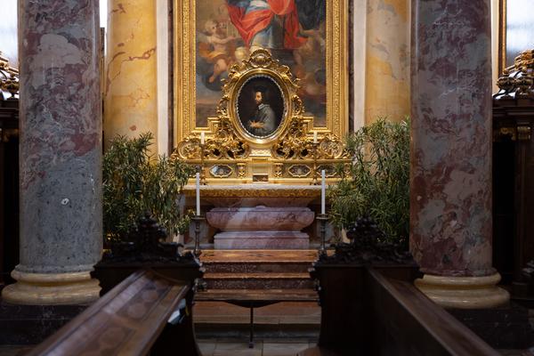 Elias Franziskus Grüner "Ein erlösendes Ende, ein endloser Anfang" (Jesuitenkirche, 3.12.2025 - 28.2.2026) Foto: eSeL.at - Lorenz Seidler