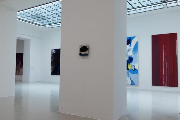 &quot;Embodied Rituals&quot; - Donna Huanca, Harminder Judge &amp; Hermann Nitsch (Galerie Kandlhofer, 21.5. - 20.6.2025) Foto: eSeL.at - Lorenz Seidler