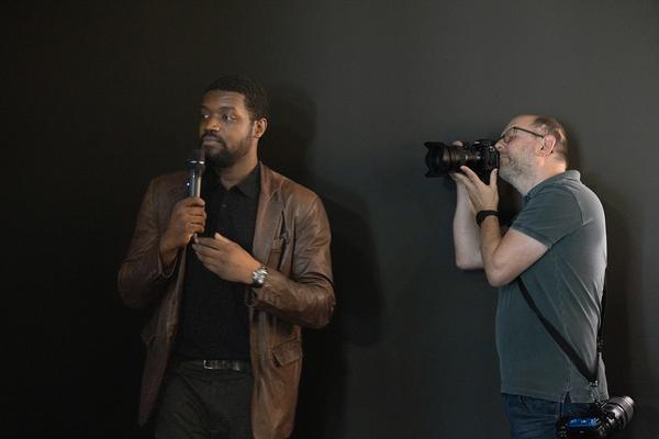 Eric Asamoah "As Our Hearts Bow" (Foto Arsenal Wien, 19.9.2026 – 10.1.2027) Foto: eSeL.at - Lorenz Seidler