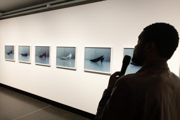 Eric Asamoah "As Our Hearts Bow" (Foto Arsenal Wien, 19.9.2026 – 10.1.2027) Foto: eSeL.at - Lorenz Seidler