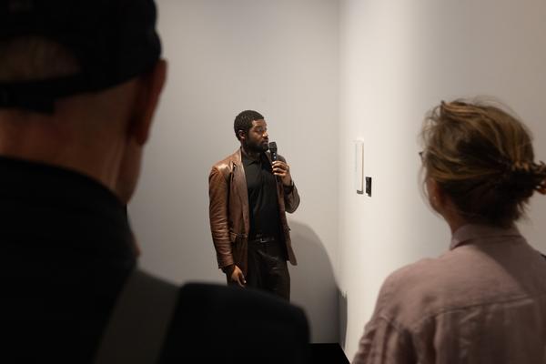 Eric Asamoah "As Our Hearts Bow" (Foto Arsenal Wien, 19.9.2026 – 10.1.2027) Foto: eSeL.at - Lorenz Seidler