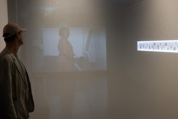 Eric Asamoah "As Our Hearts Bow" (Foto Arsenal Wien, 19.9.2026 – 10.1.2027) Foto: eSeL.at - Lorenz Seidler