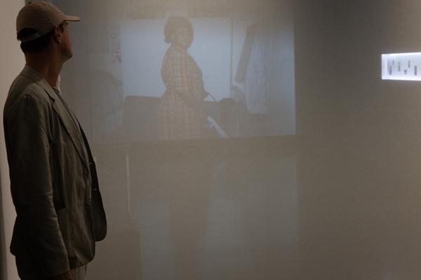 Eric Asamoah "As Our Hearts Bow" (Foto Arsenal Wien, 19.9.2026 – 10.1.2027) Foto: eSeL.at - Lorenz Seidler