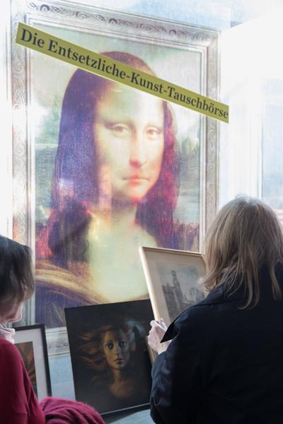 eSeL: Die Entsetzliche-Kunst-Tauschbörse LINZ  (26.3.2017, OK Linz) <a href="https://esel.at/termin/89417" rel="noreferrer nofollow">esel.at/termin/89417</a> | Foto: <a href="http://eSeL.at" rel="noreferrer nofollow">eSeL.at</a> Foto: eSeL.at - Lorenz Seidler