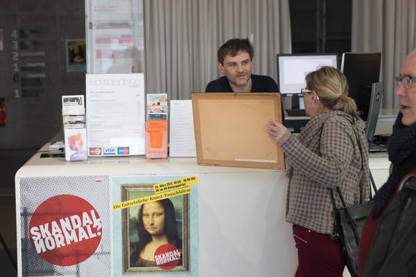 eSeL: Die Entsetzliche-Kunst-Tauschbörse LINZ  (26.3.2017, OK Linz) <a href="https://esel.at/termin/89417" rel="noreferrer nofollow">esel.at/termin/89417</a> | Foto: <a href="http://eSeL.at" rel="noreferrer nofollow">eSeL.at</a> Foto: eSeL.at - Lorenz Seidler