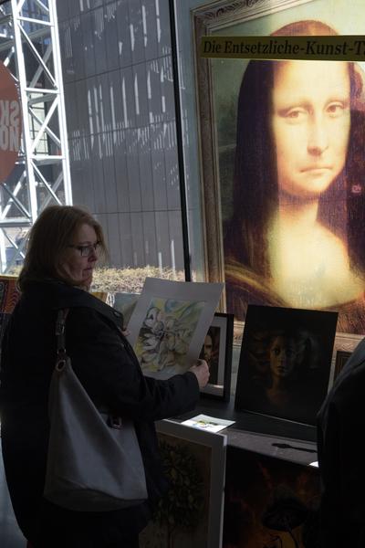 eSeL: Die Entsetzliche-Kunst-Tauschbörse LINZ  (26.3.2017, OK Linz) <a href="https://esel.at/termin/89417" rel="noreferrer nofollow">esel.at/termin/89417</a> | Foto: <a href="http://eSeL.at" rel="noreferrer nofollow">eSeL.at</a> Foto: eSeL.at - Lorenz Seidler