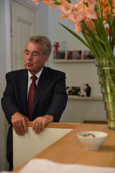 eSeL: Fotosalon Seidler. Ausstellungsbesuch von Bundespräsident Heinz Fischer. (Christine König Galerie, 28.8.2015) Foto: <a href="http://eSeL.at" rel="noreferrer nofollow">eSeL.at</a> - Joanna Pianka Foto: eSeL.at - Joanna Pianka