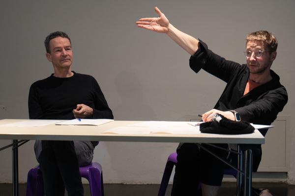 &quot;Prosuming Art&quot; - Gespräch Michael Huber &amp; eSeL (eSeL Rezeption &amp; Raum D MQ, 9.11.2025) Foto: CC-BY-SA 4.0, Leopold Zyka.