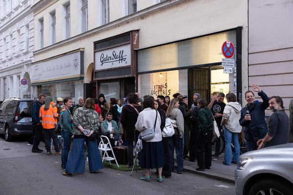 "Etwas Lockeres" (Glockengasse 2, 23.5. - 24.5.2025) Foto: eSeL.at - Lorenz Seidler