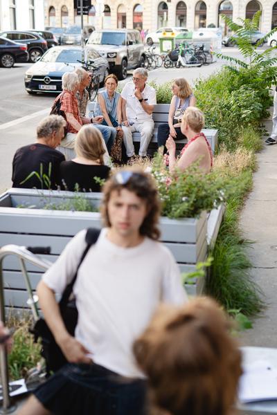 Eröffnungsperformance "Evocation of Absent Landscapes" (Das Weisse Haus, 30.06.2026) Foto: eSeL.at - Robert Puteanu