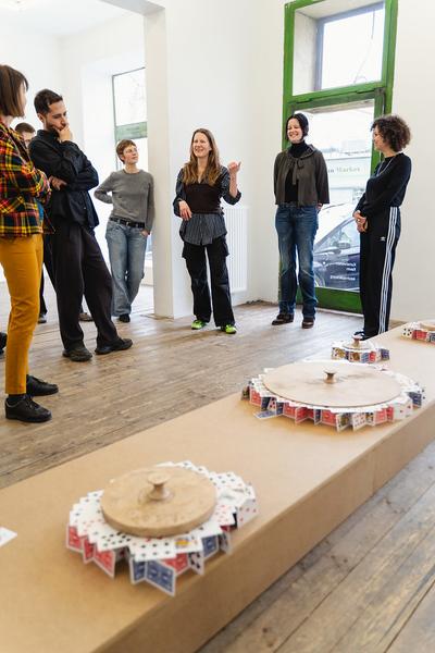 Kurator*innen Führung: Immediate Matters – Speak We Must We Must Speak - Klima Biennale 2026 (Wien, 15.04.2026) Foto: eSeL.at - Robert Puteanu