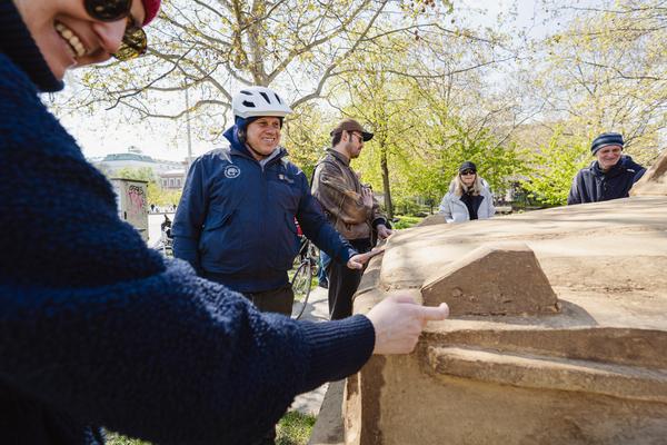 Kurator*innen Führung: (No) funny Games - Klima Biennale 2026 (Wien, 11.04.2026) Foto: eSeL.at - Robert Puteanu