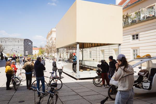 Kurator*innen Führung: (No) funny Games - Klima Biennale 2026 (Wien, 11.04.2026) Foto: eSeL.at - Robert Puteanu