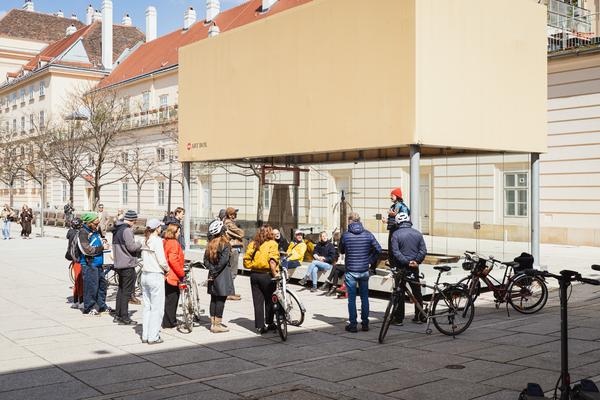 Kurator*innen Führung: (No) funny Games - Klima Biennale 2026 (Wien, 11.04.2026) Foto: eSeL.at - Robert Puteanu