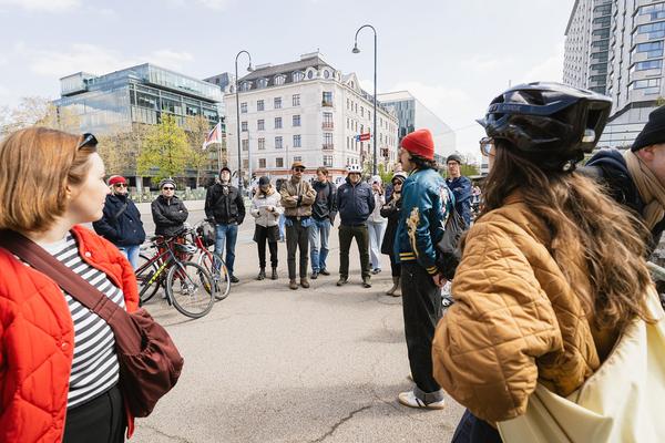 Kurator*innen Führung: (No) funny Games - Klima Biennale 2026 (Wien, 11.04.2026) Foto: eSeL.at - Robert Puteanu