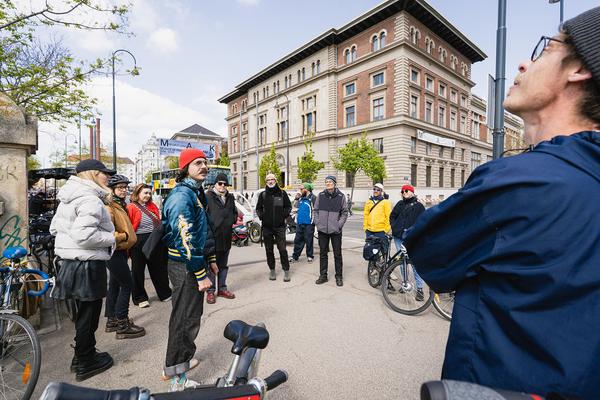 Kurator*innen Führung: (No) funny Games - Klima Biennale 2026 (Wien, 11.04.2026) Foto: eSeL.at - Robert Puteanu